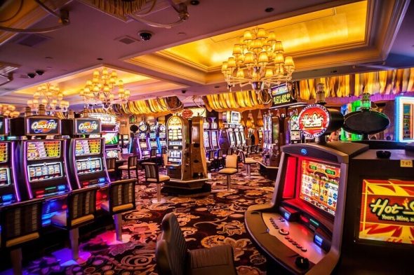 Casino Etiquette: Playing the Right Way on the Casino Floor